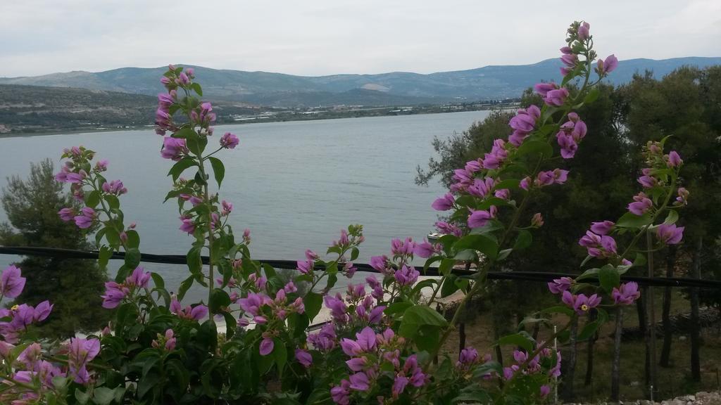 Apartments Dragan Trogir Quarto foto